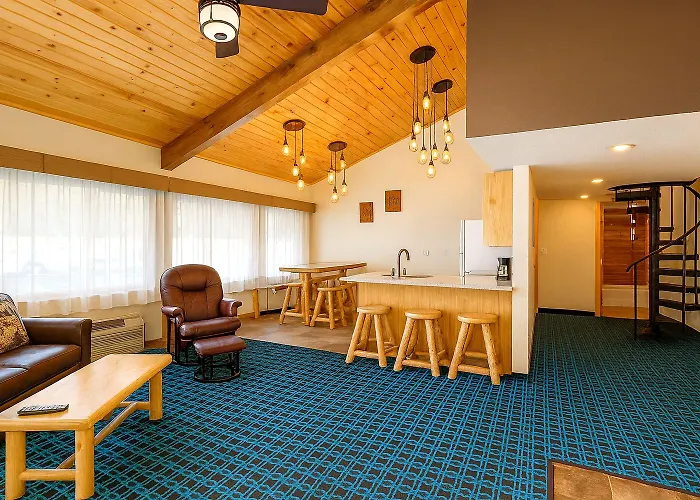 Round Barn Lodge